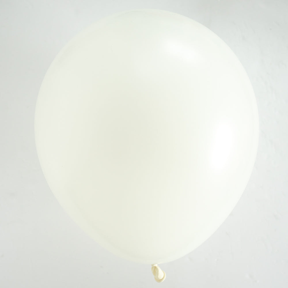 24" Oval White Tuftex