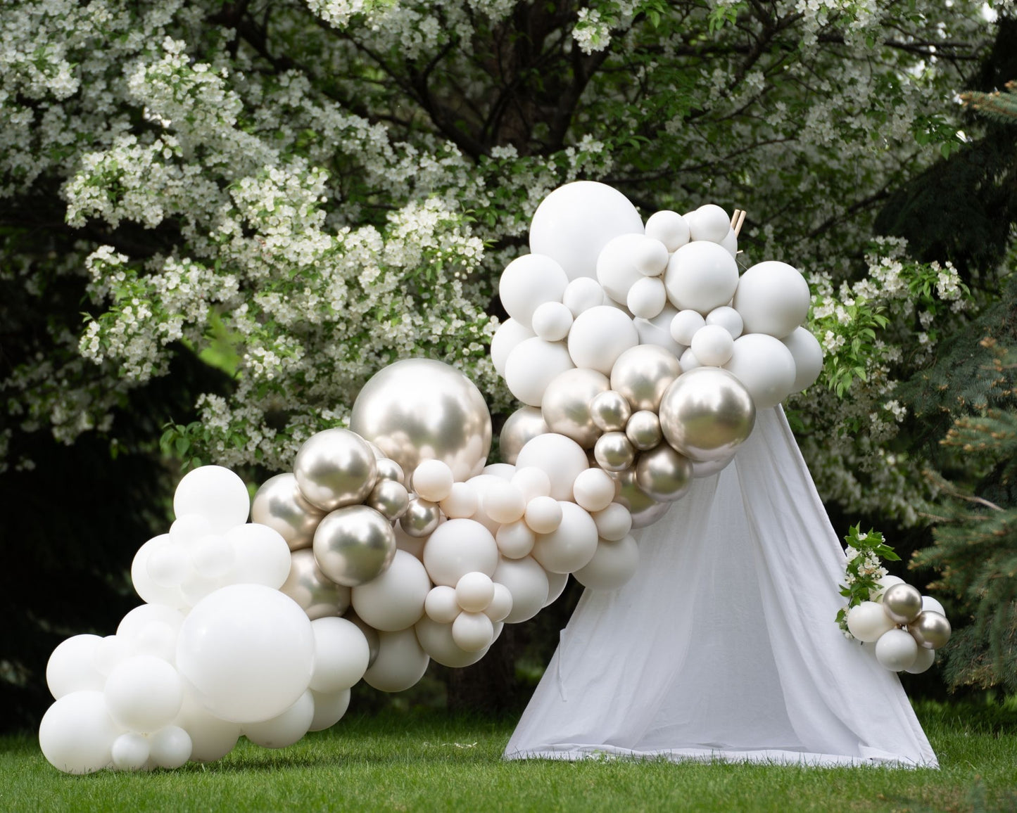 White Gardenia Garland • 14-16 Foot • Glam Kit