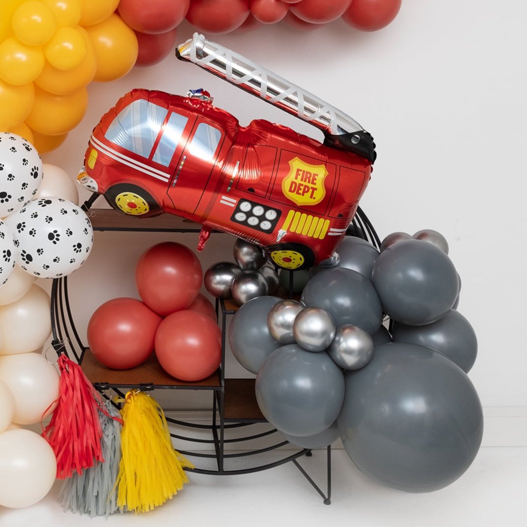 28" Fire Engine Truck w. Latex Smoke Cluster