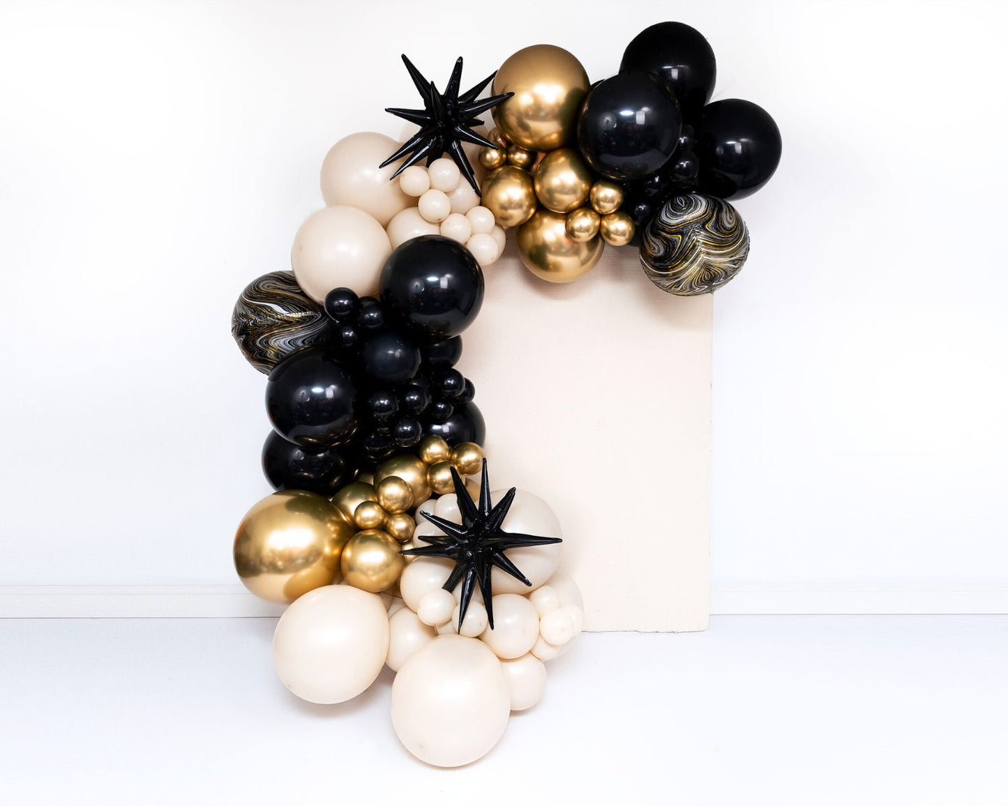 22" Orb - BLACK GOLD SWIRLD • Mylar Balloon