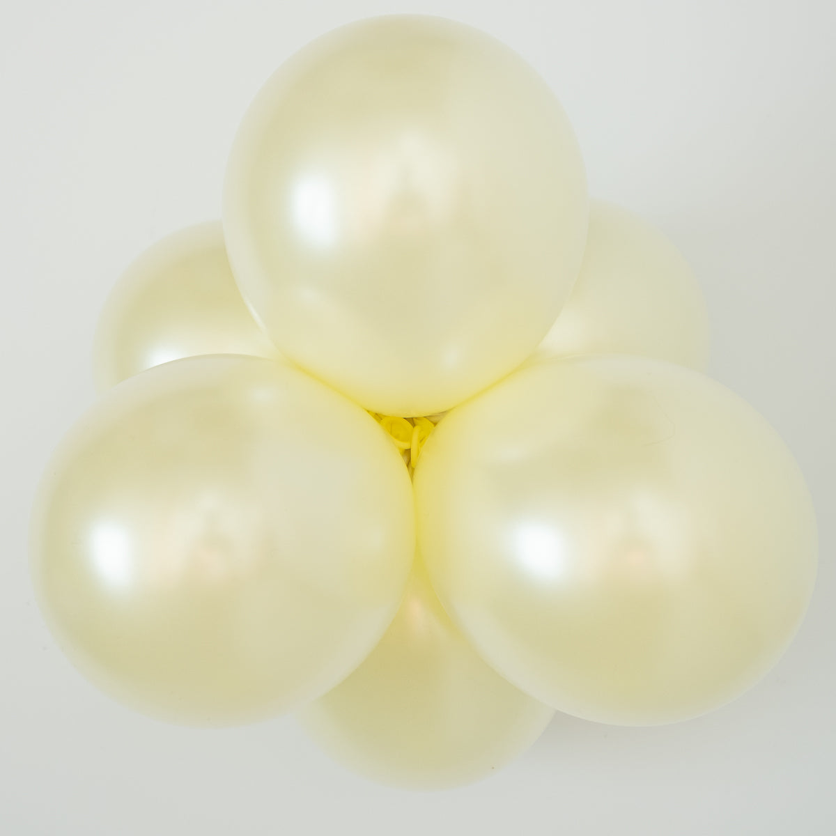 24" Round Diamond Buttercup • 1 Balloon